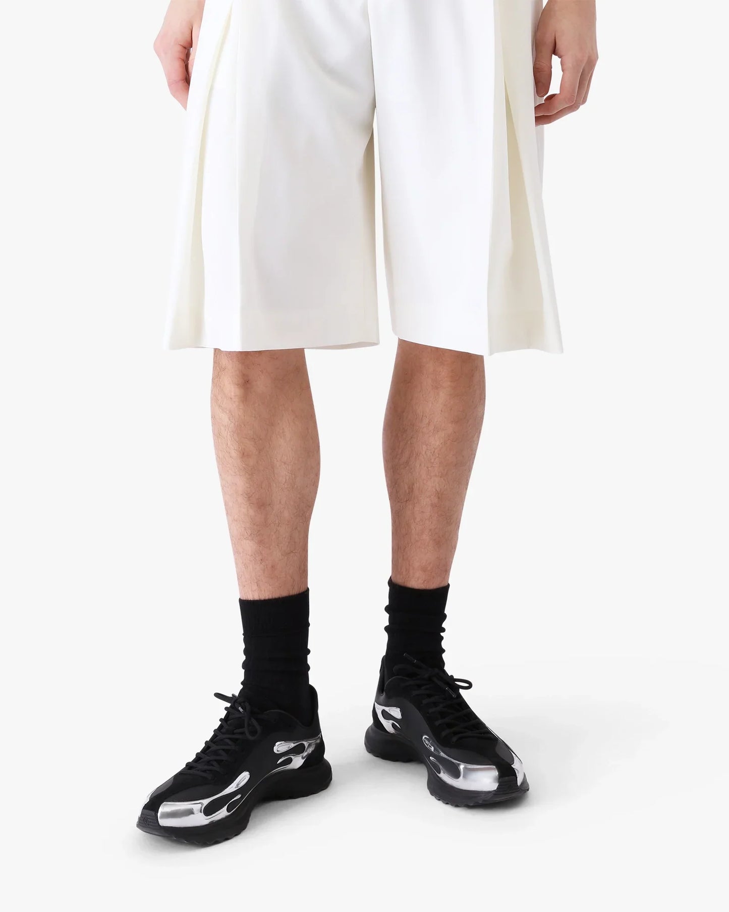 Short ample plissé blanc