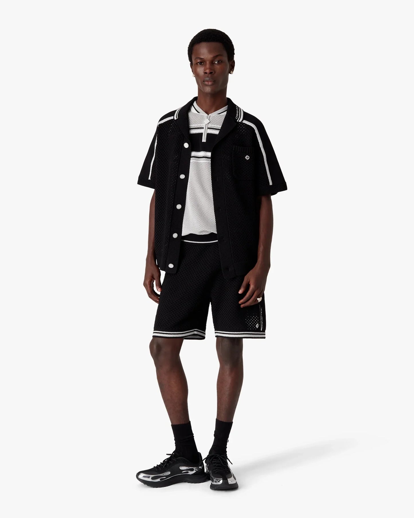 Chemise en maille noire à manches courtes