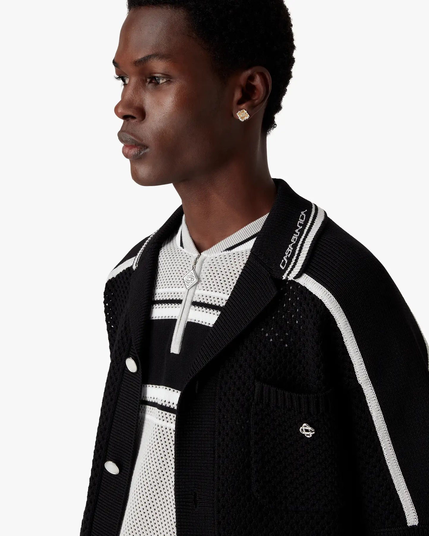 Chemise en maille noire à manches courtes