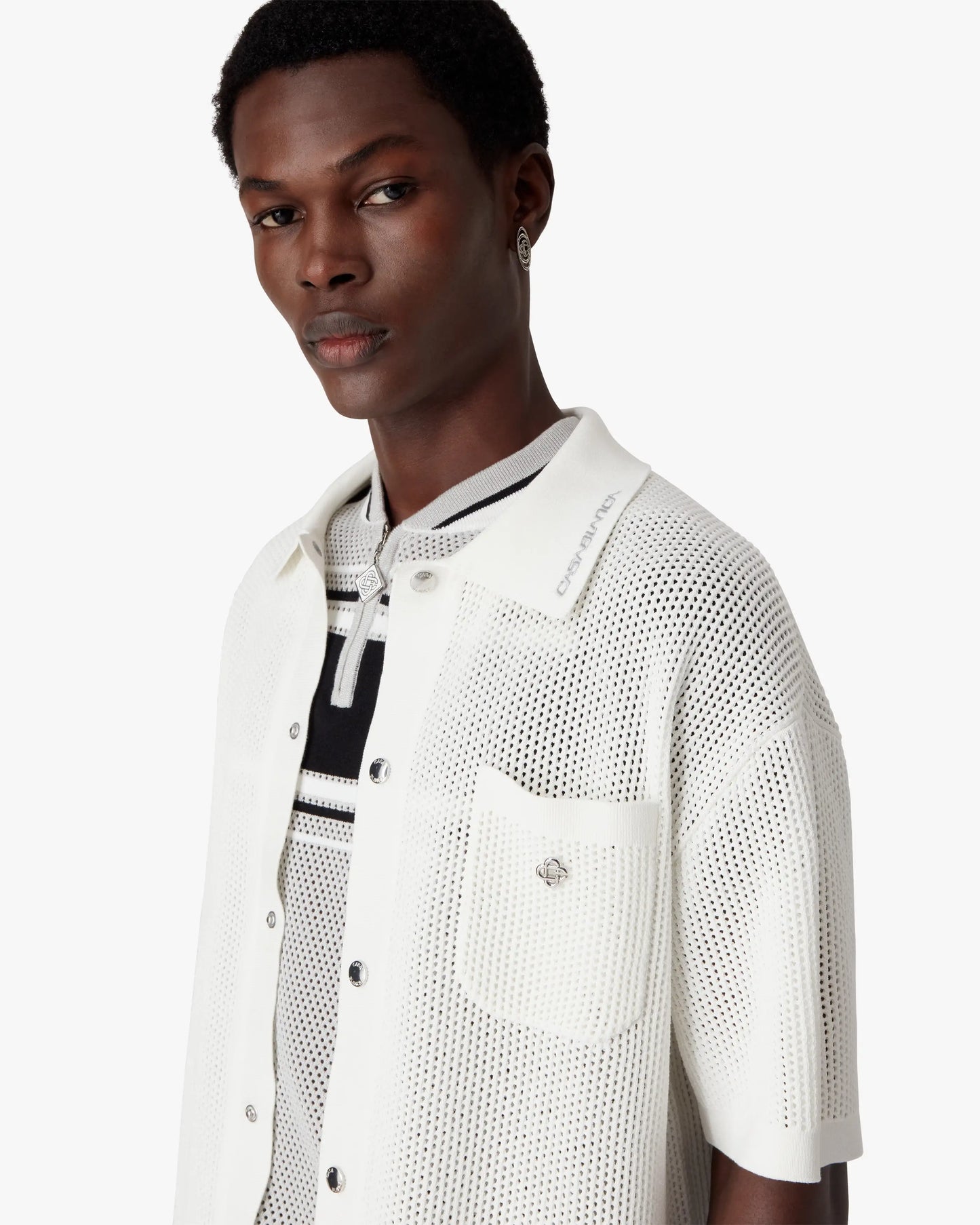 Chemise en maille blanche à manches courtes