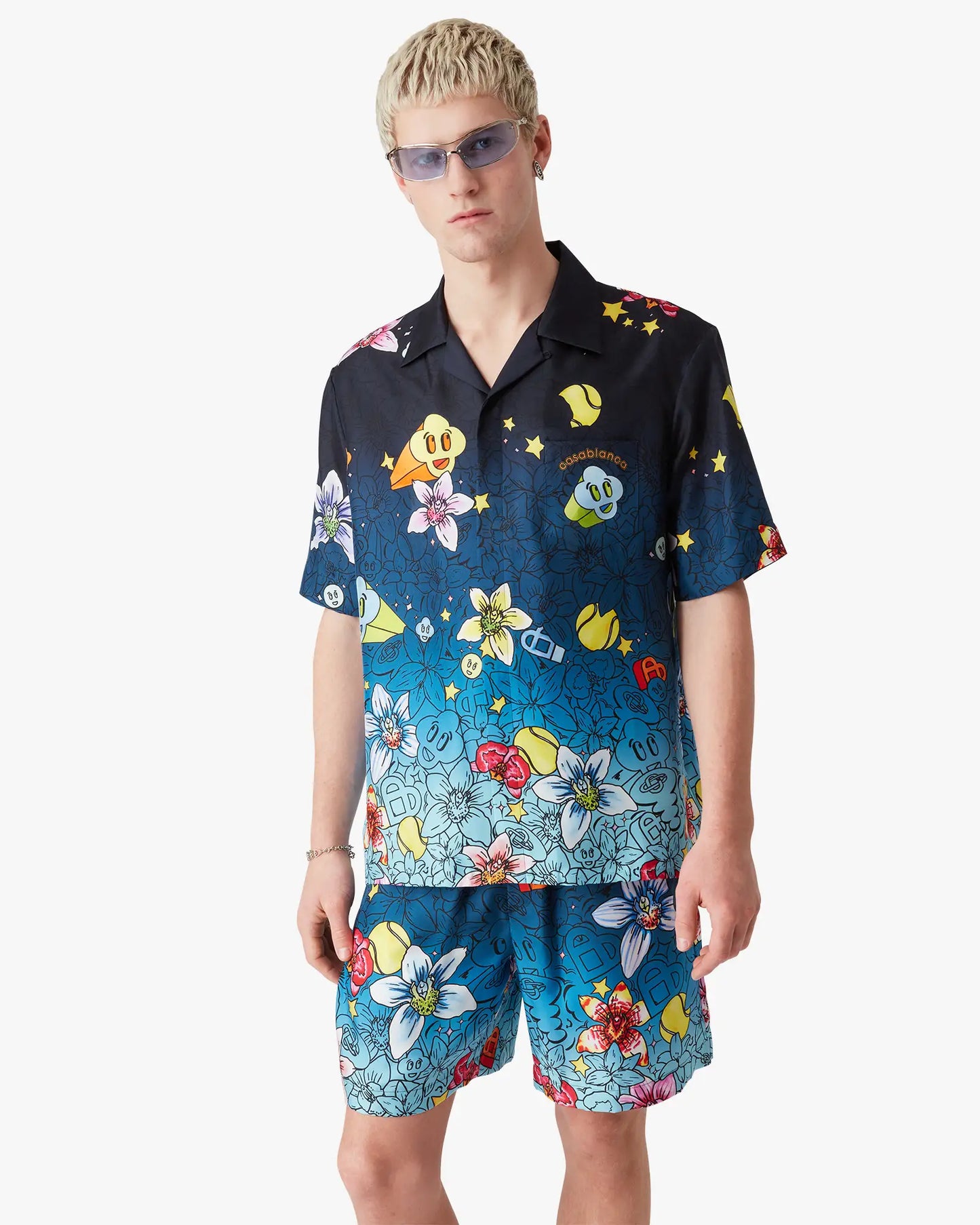 Chemise en Soie Manches Courtes à Motif Collage d'Icônes Graphiques