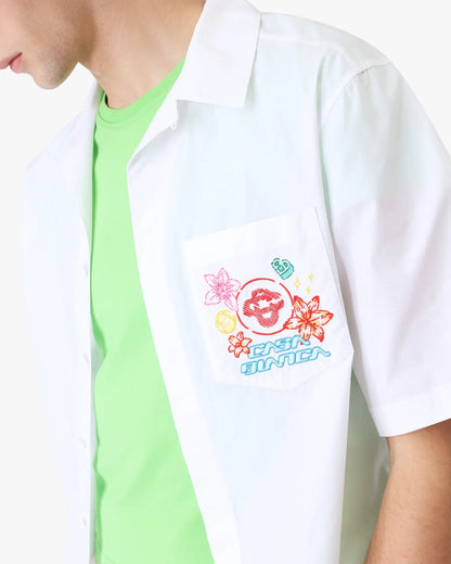 Chemise brodée à manches courtes avec collage d'icônes graphiques