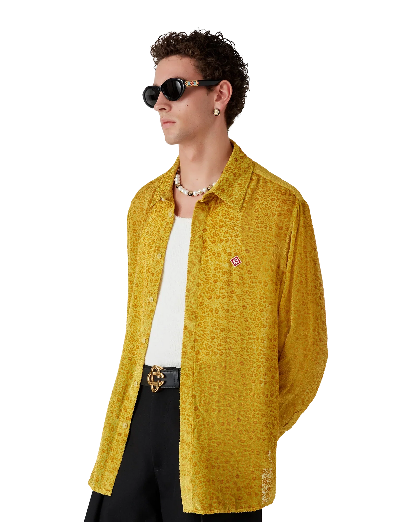 Chemise en soie à manches longues et motifs floraux dévorés